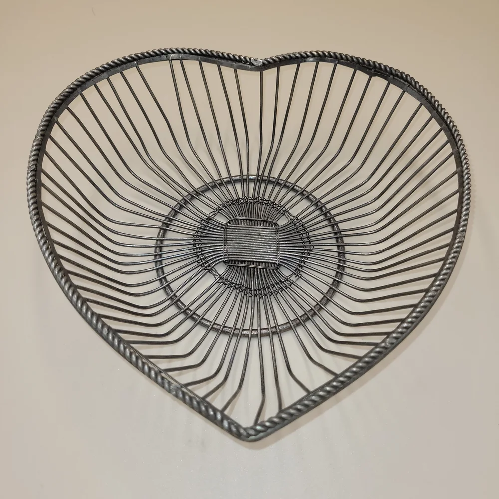 Vtg Heart Shaped Folk Art French Style Wire Basket for Eggs Fruit, Rolls Dresser